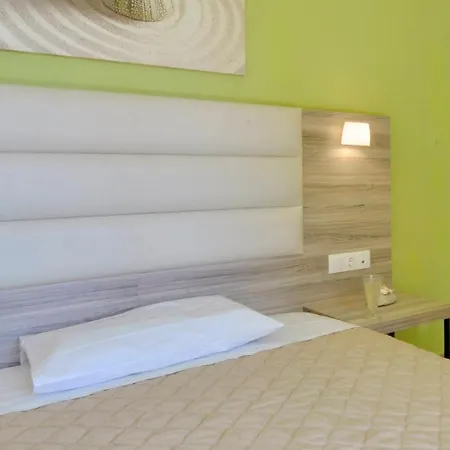 Orpheus Otel *